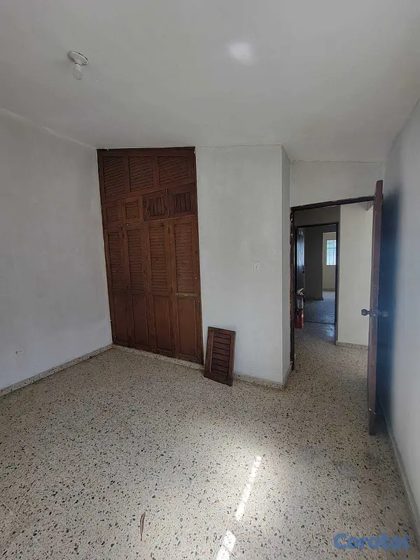 oficinas y locales comerciales - Local Comercial en Alquiler  de 112 Metros en 2do  7