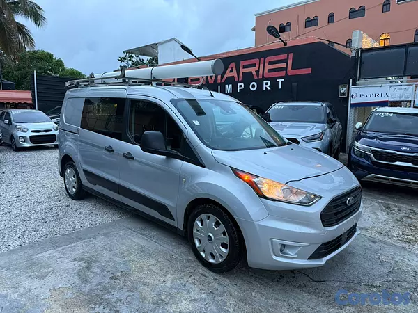 jeepetas y camionetas - FORD TRANSIT CONNEC XLT 2019 1