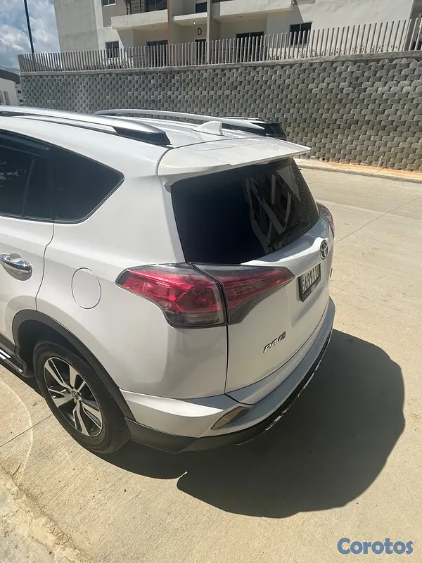 jeepetas y camionetas - Rav4 XLE 2018  10