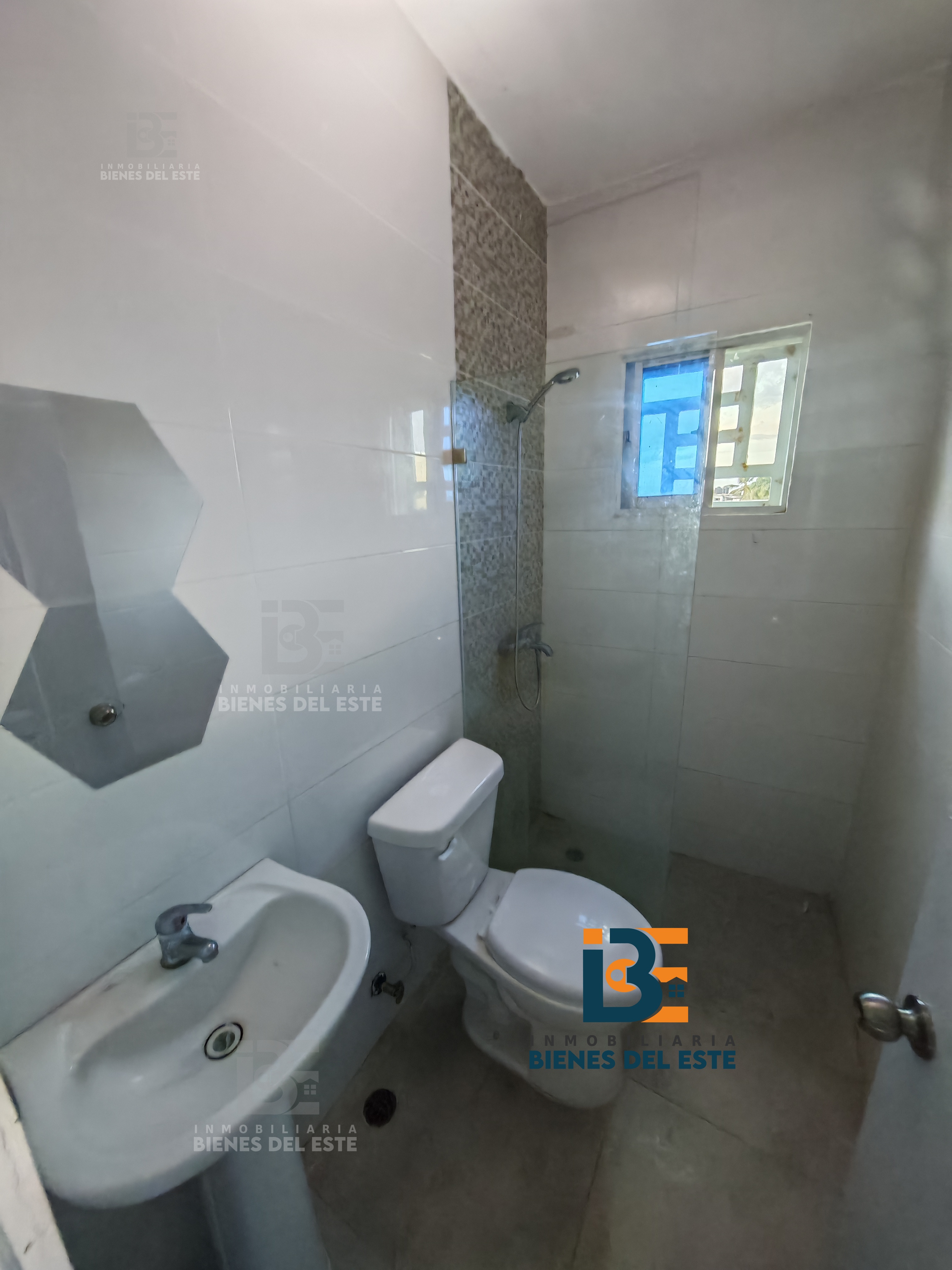 apartamentos - SE RENTA Apartamento con Parqueo en Las Colinas 8