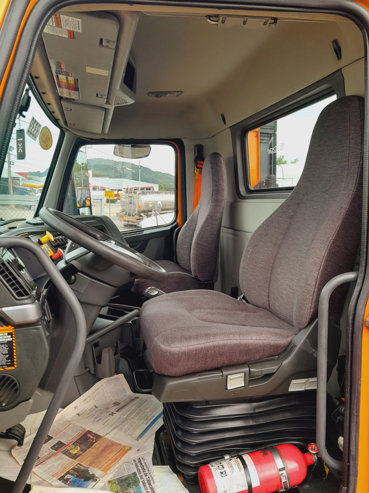 camiones y vehiculos pesados - VOLVO VNR AÑO 2020 4
