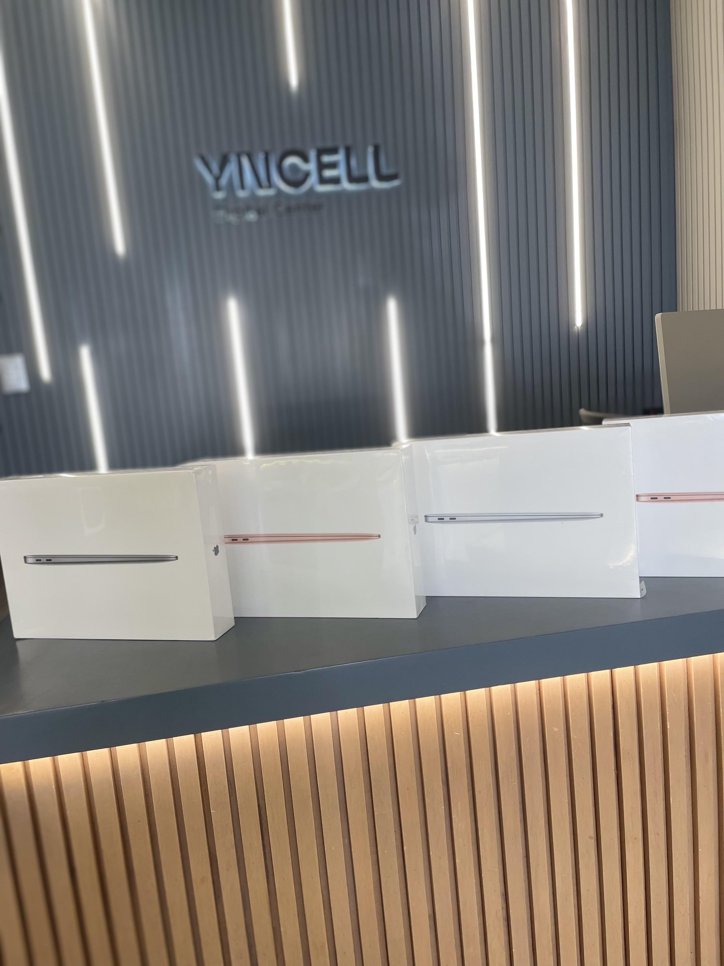 computadoras y laptops - MACBOOK AIR M1 13 PULGADA 8Gb DE RAM 256Gb SSD 1