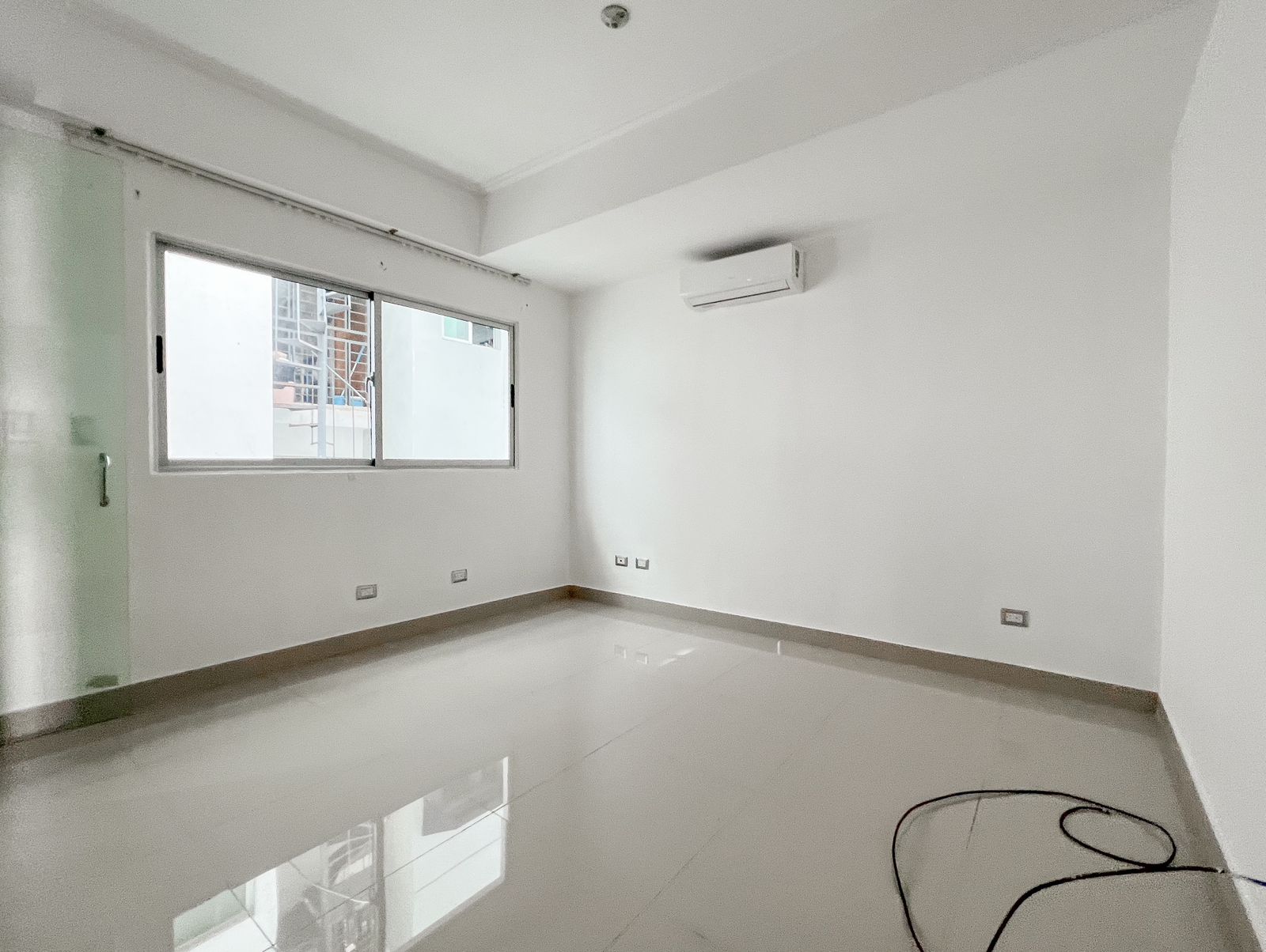 apartamentos - ALQUILO Cuarto Piso En Evaristo 3 Habitaciones 6