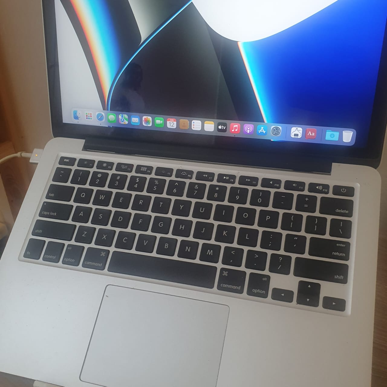 computadoras y laptops - Laptop MacBook Pro 2015, pant Retina 13,3'', 128GB SSD, 8GB RAM, Como nueva 1