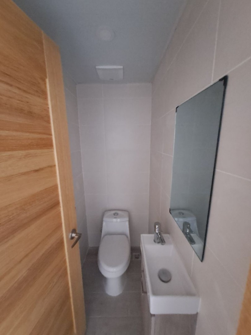 apartamentos - Apartamento Nuevo 2do piso en los prados 
 6