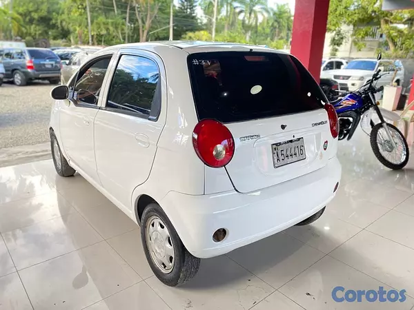 carros - Chevrolet spark 2010 4