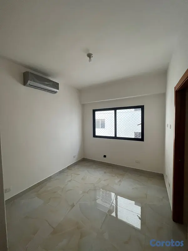 apartamentos - Apartamento con línea blanca en Naco  6