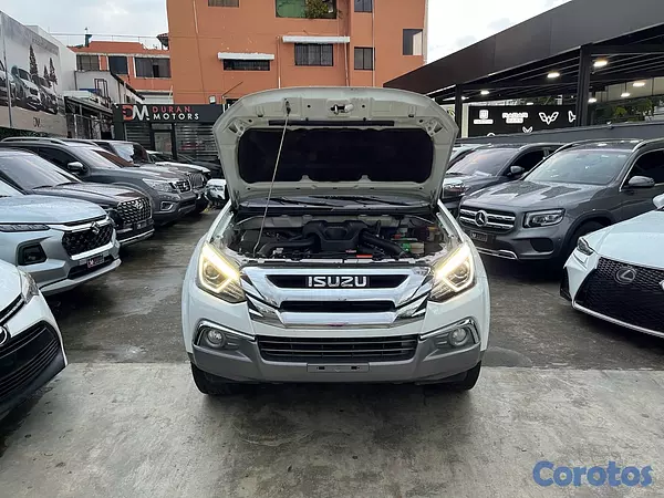 jeepetas y camionetas - Isuzu MUX 2019 13