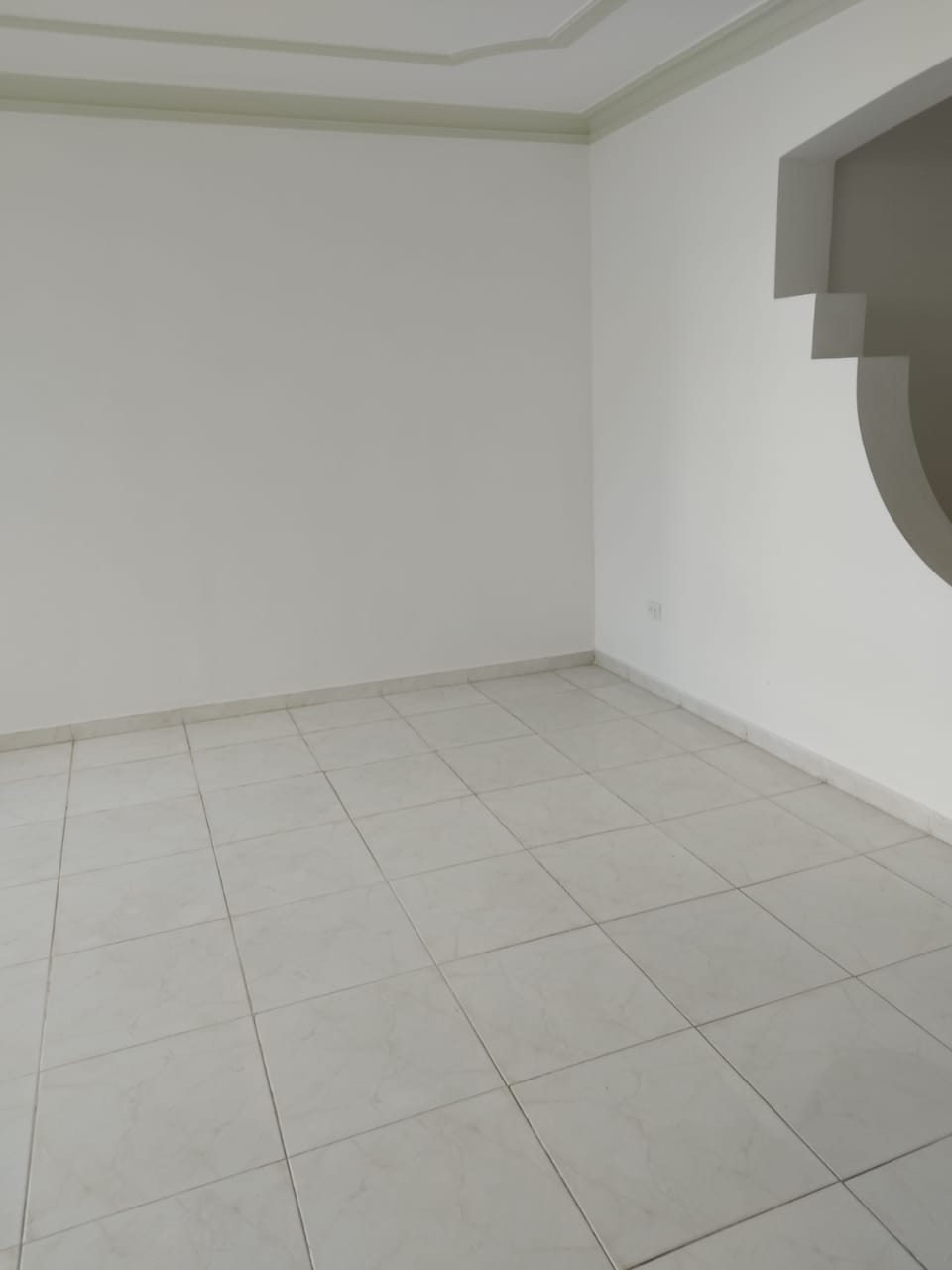 apartamentos - Se Alquila Apartamento en La Española  (primer nivel) de 140  mts.  5