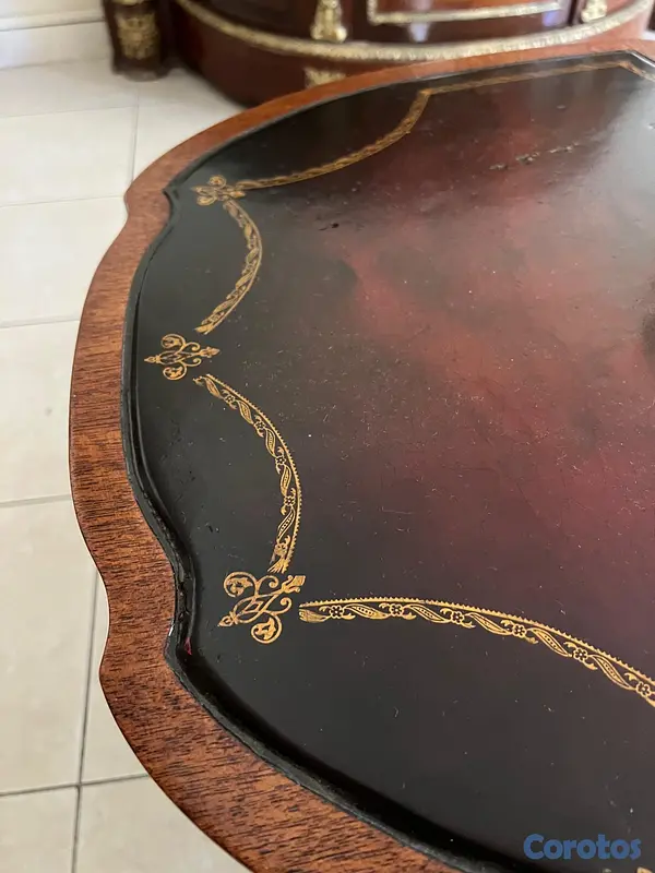 muebles y colchones - Mesa de Caoba y Cuero Tratado 4