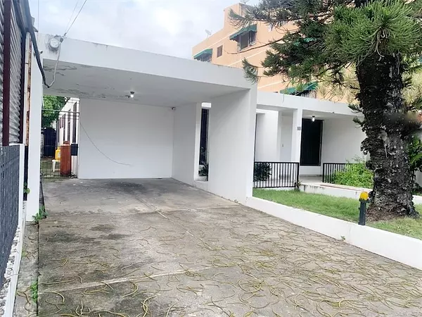 casas - Propiedad  comercial   céntrica  3