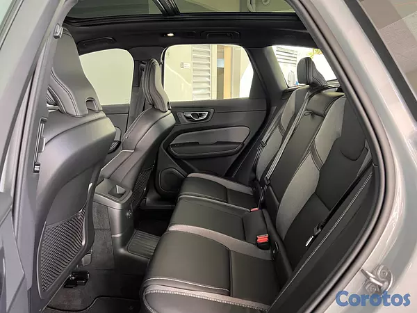 jeepetas y camionetas - Volvo XC60 T8 Ultimate Recharge 2026 8