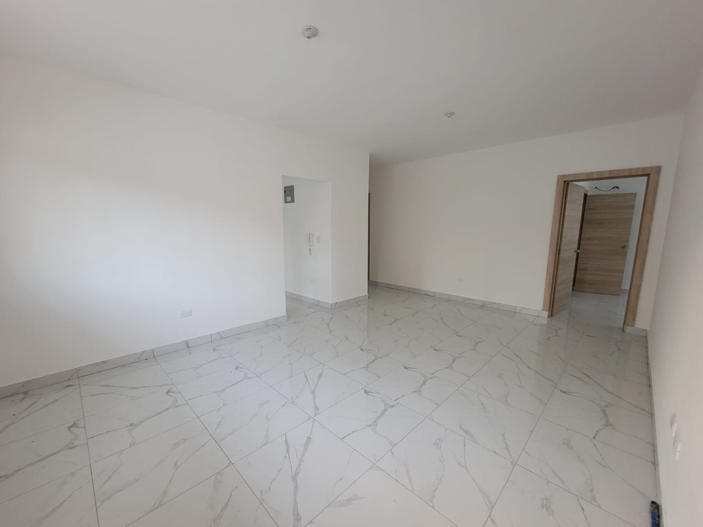 apartamentos - VENDO 1er piso a estrenar en La Agustina, cerca del Nacional Nuevo Código: PD147