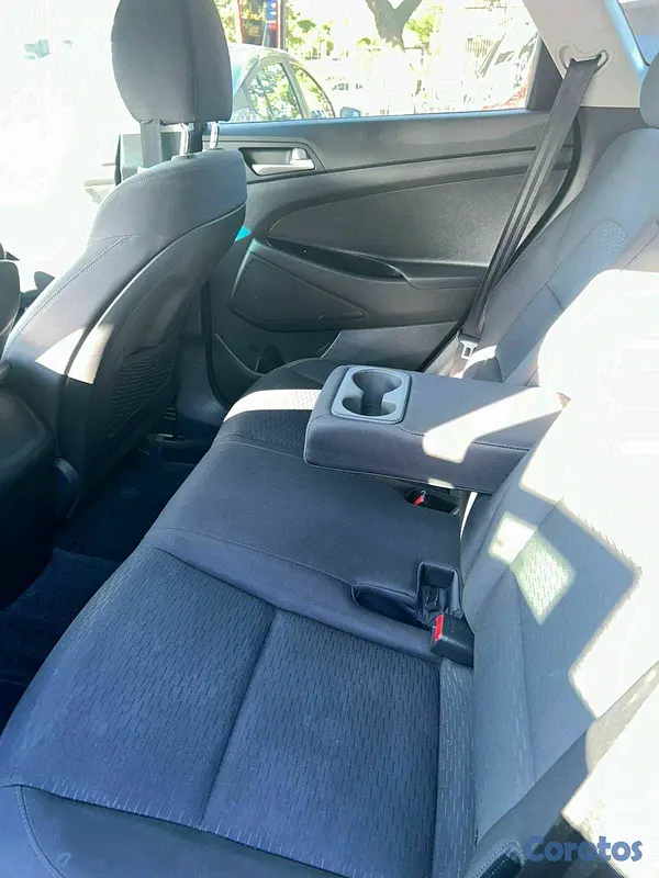 jeepetas y camionetas - Hyundai Tucson SE año 2019 4