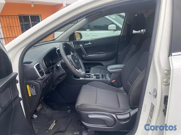jeepetas y camionetas - Kia Sportage LX 2021 7