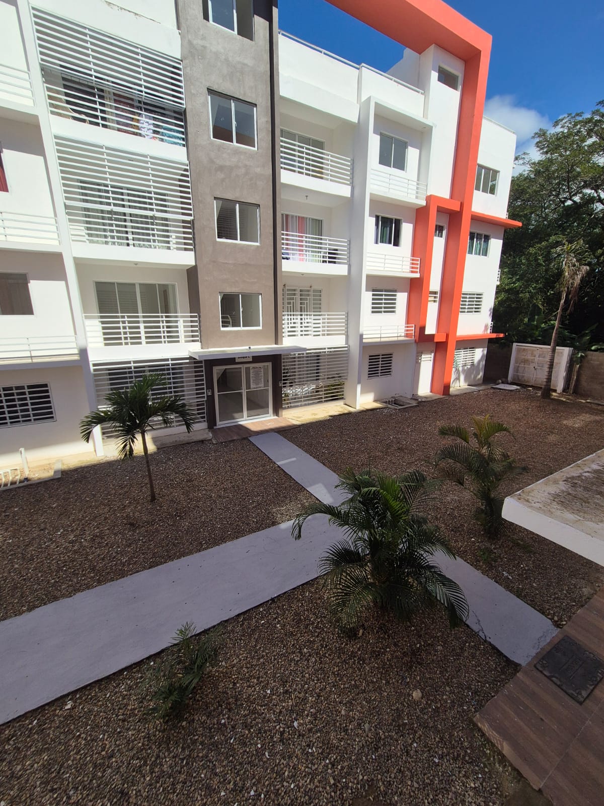 apartamentos - Apartamento 2do Nivel con Facil Accesibilidad 7