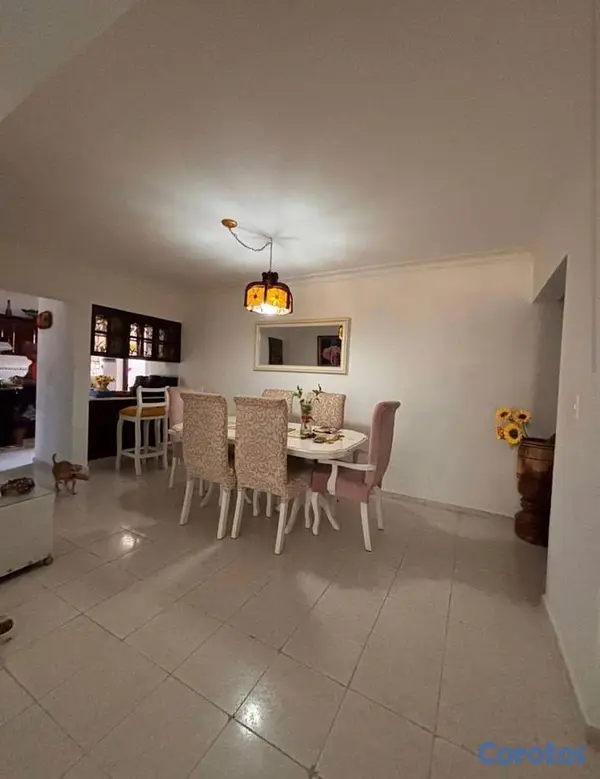 apartamentos - Venta de Amplio Apartamento vacío en – Los Restauradores 135 m² 3