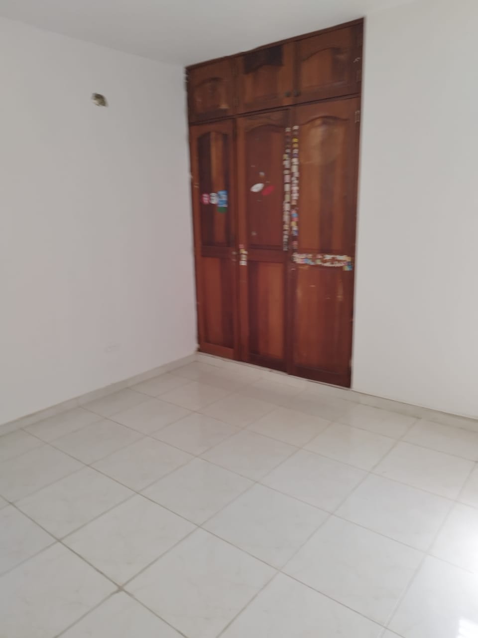apartamentos - Se Alquila Apartamento en La Española  (primer nivel) de 140  mts.  6