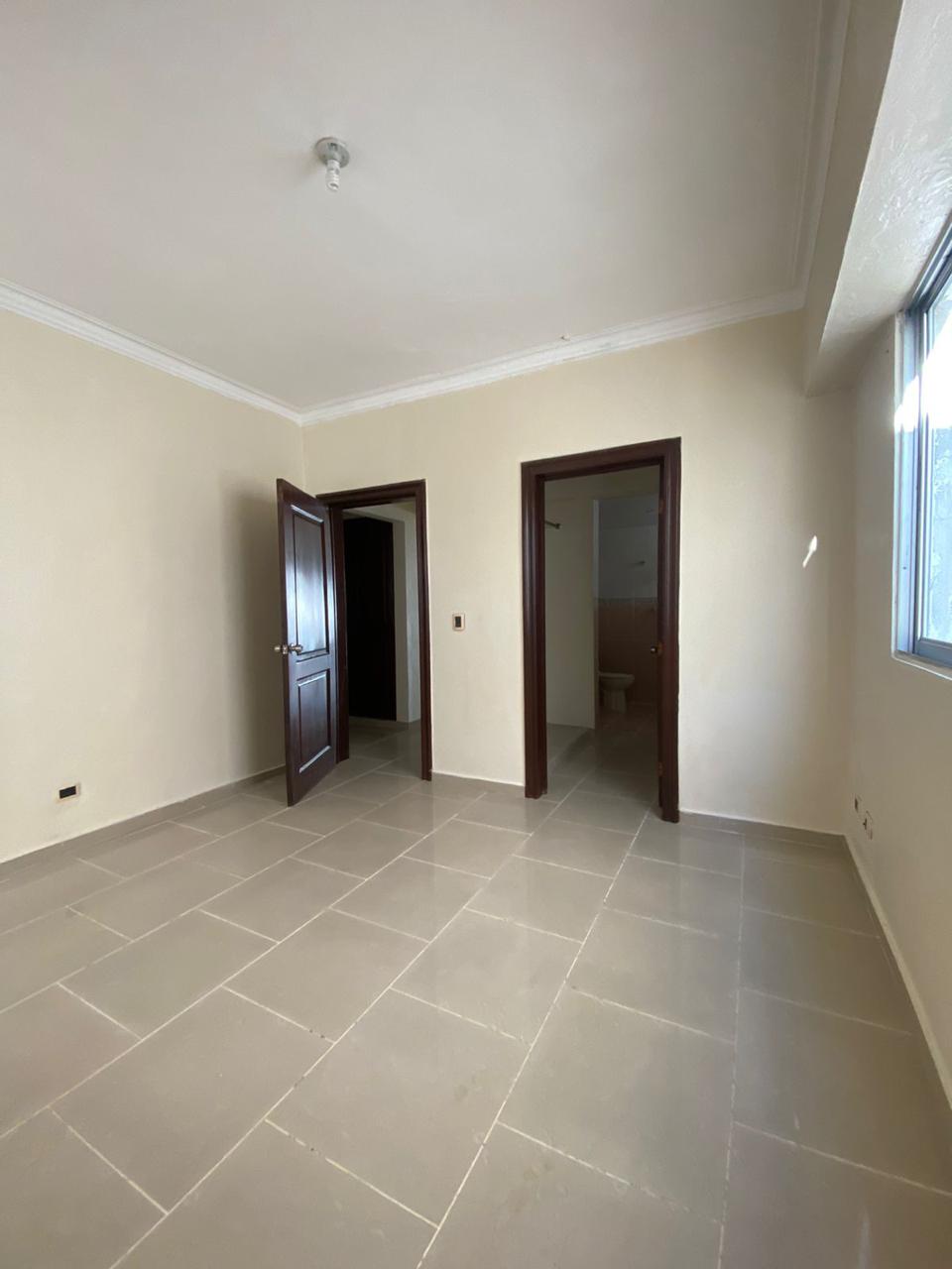 apartamentos - Alquilo Amplio Apartamento en la Zona de Gazcue 7