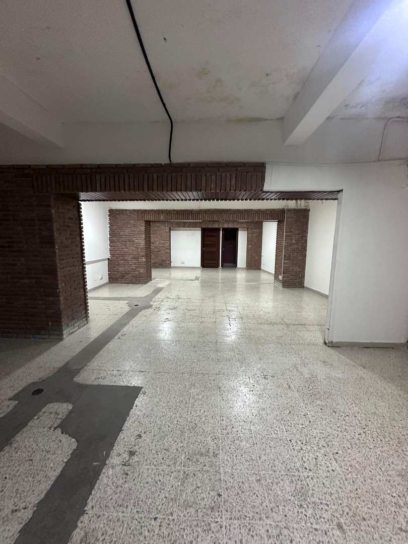 oficinas y locales comerciales - Nave / local en alquiler av 30 de Marzo en Gazcue 0