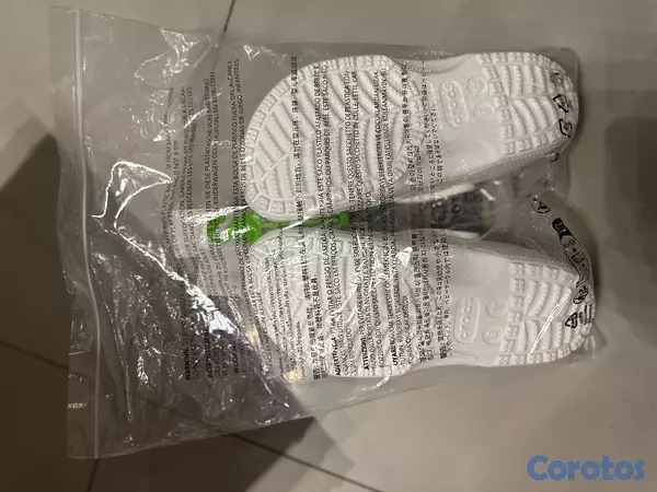 zapatos unisex - Crocs Unisex blanca size 9M 11W 5