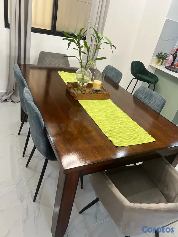 muebles y colchones - Juego de comedor de madera con 6 sillas – Muy buen estado
 2