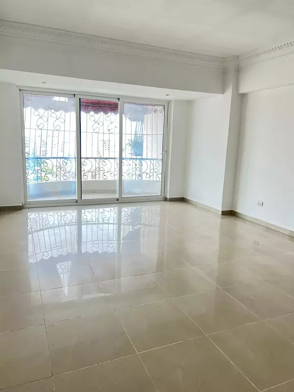 apartamentos - Se vende espacioso apartamento en Evaristo Morales 2