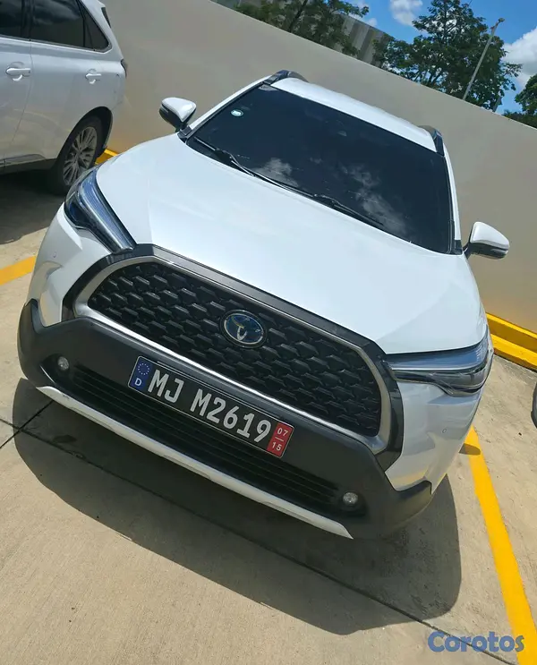jeepetas y camionetas - Toyota corolla cross híbrido 2022 10