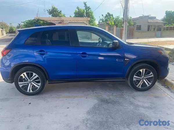 jeepetas y camionetas - Mitsubishi Outlander 2020 4