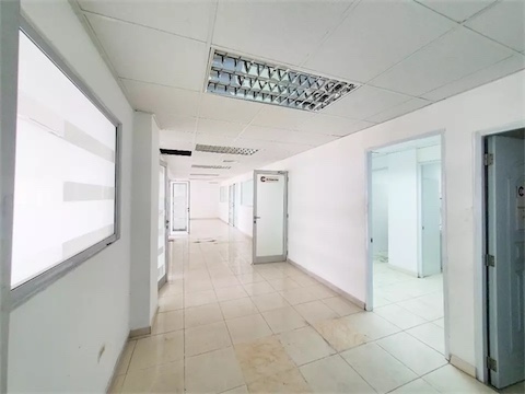oficinas y locales comerciales - Local en primer nivel 258 m  3