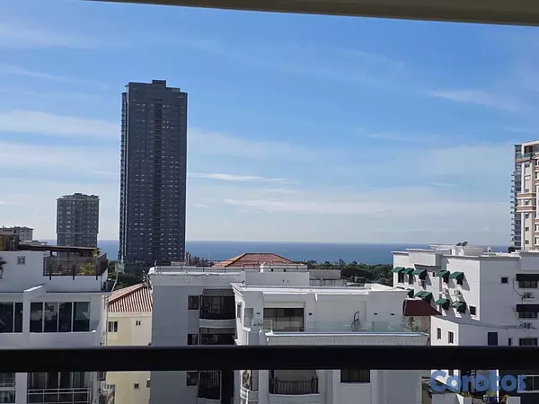 apartamentos - Vendo Oportunidad en Urb. Real, Apto. con 2 Terrazas, 2 hab+S, 2 Parqueo techado 4