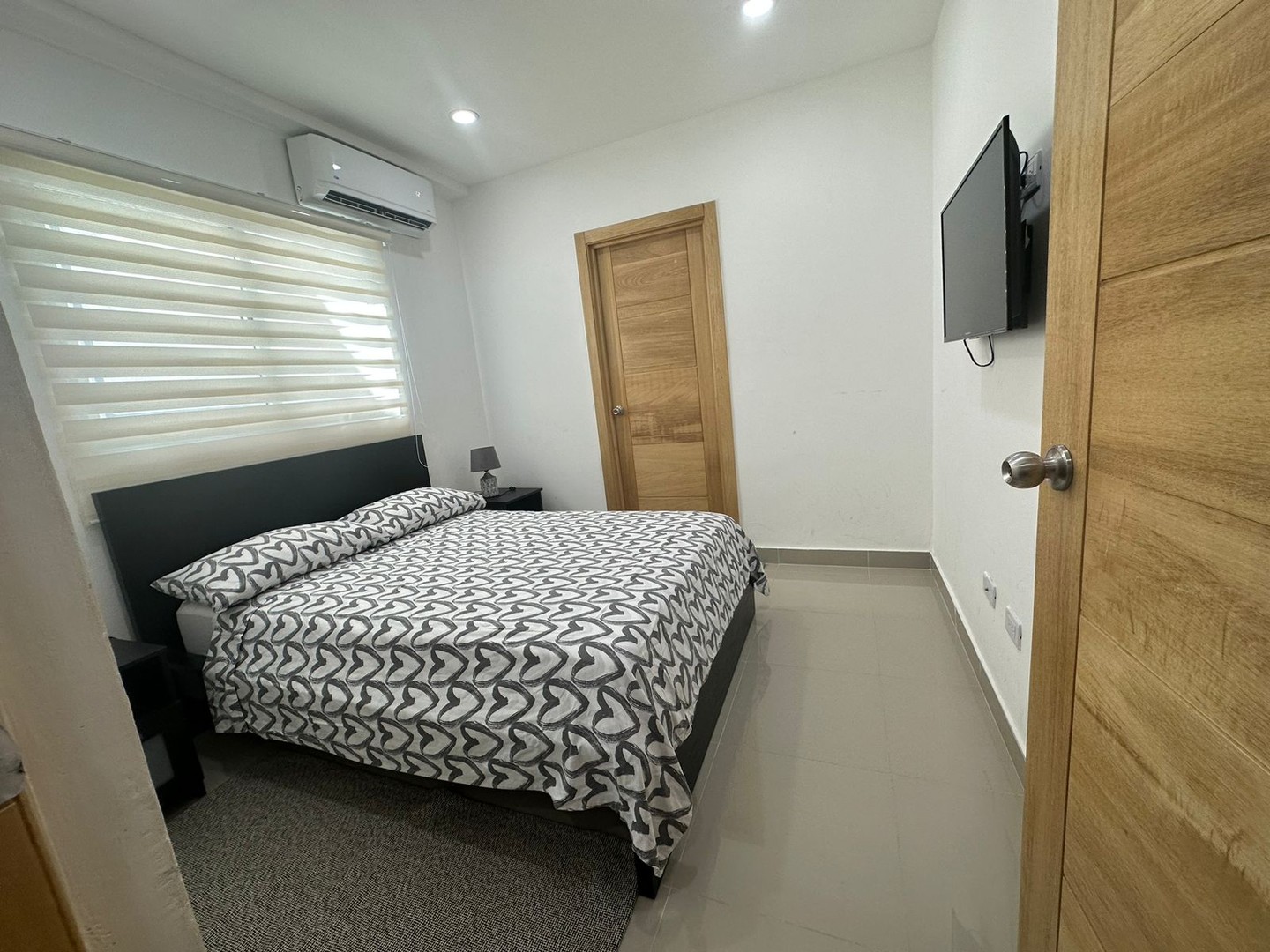 apartamentos - Vendo Independencia primer nivel klm 9 ,
 4