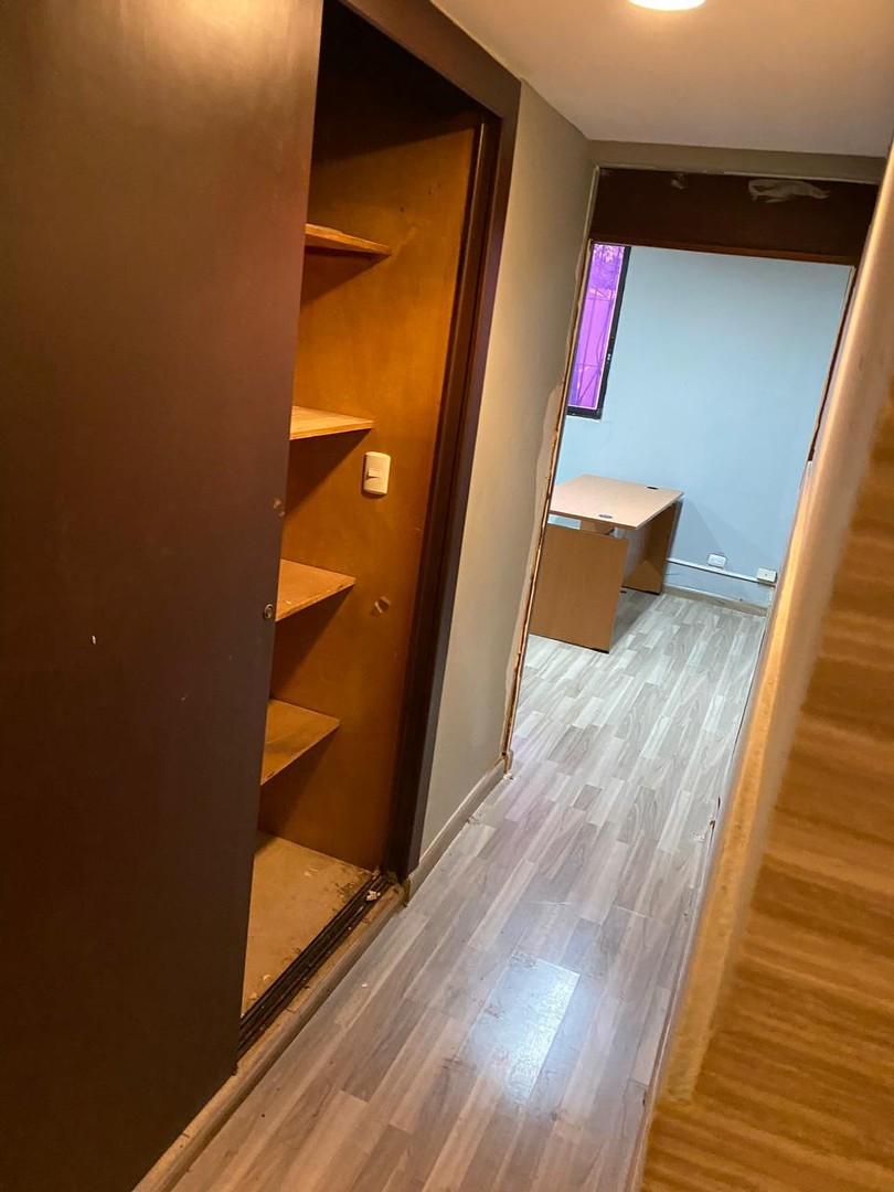 oficinas y locales comerciales - Local, rento o vendo local en naco
Alquiler US$ 6,900 zona comercial..
 7