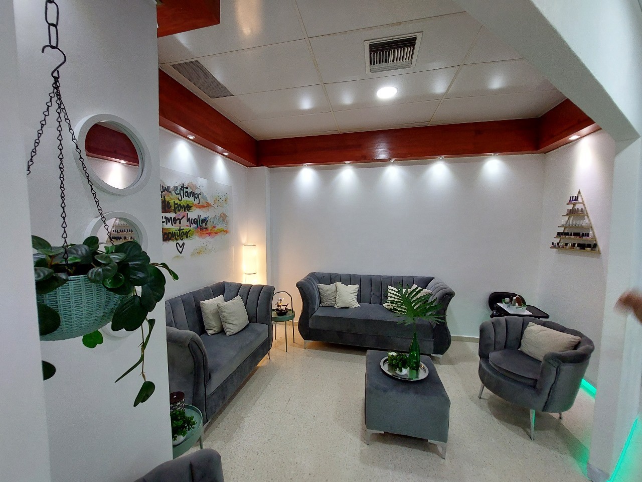 oficinas y locales comerciales - VENDO Local Comercial 1er y 2do Nivel Para Inversion En Bella Vista
Código PD121 0