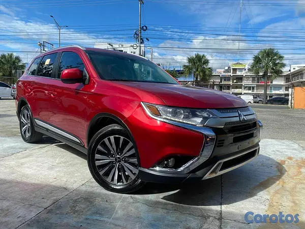 jeepetas y camionetas - MITSUBISHI OUTLANDER 2020 1