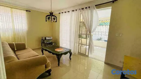 casas - Casa de dos niveles en Mirador del Este 8