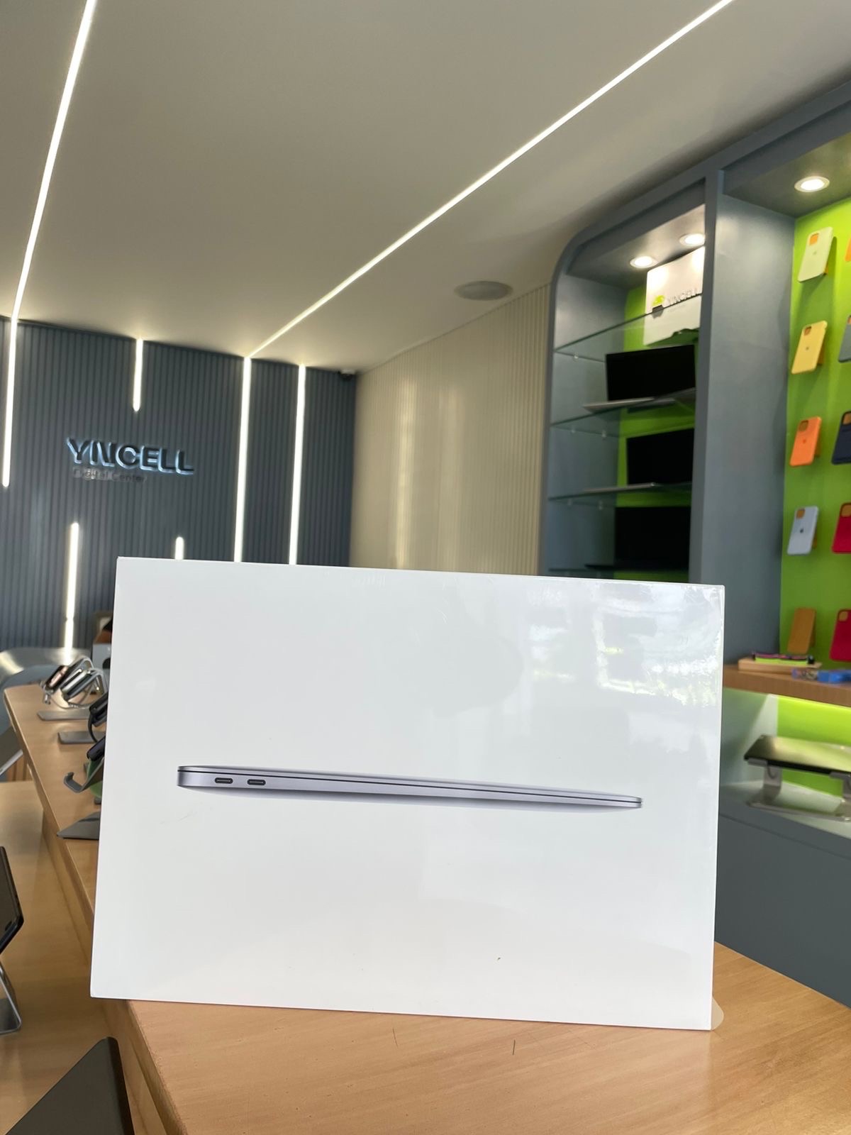 computadoras y laptops - MACBOOK AIR M1 13 PULGADA 8Gb DE RAM 256Gb SSD 3