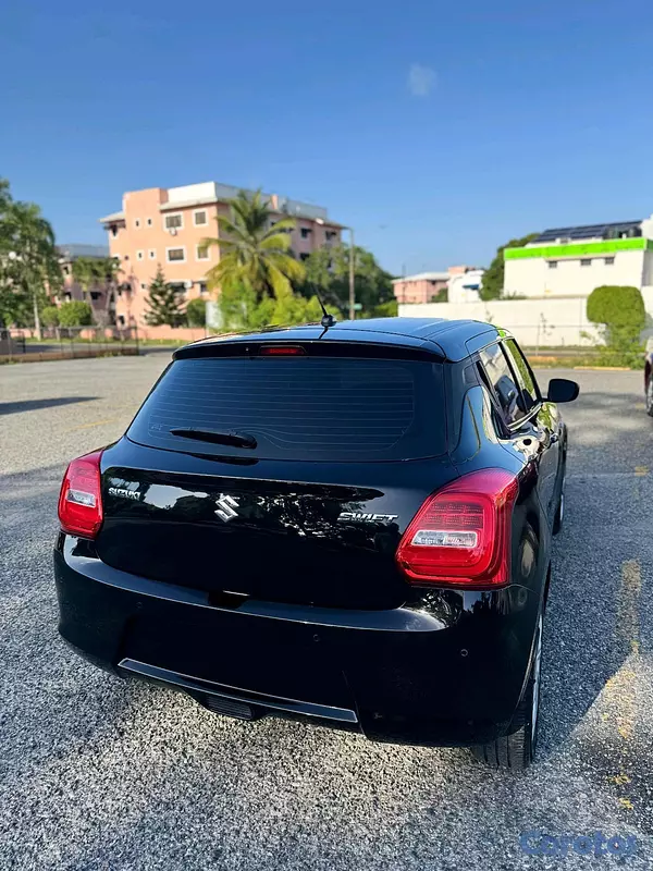 carros - suzuki Swift 2022 4