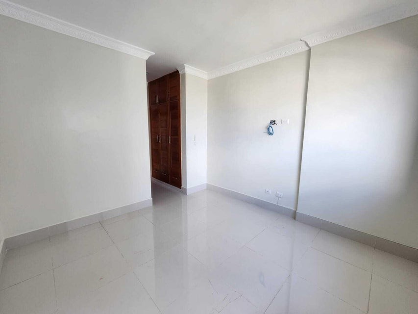 apartamentos - Apartamento en alquiler #24-1067 con linea blanca amplio 3 hab ascensor 2 pt 5
