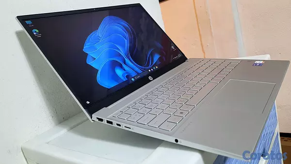 computadoras y laptops - laptop hp touch 17 Pulg Core i7 11th Gen Ram 16gb Disco 512gb SSD Video 8gb  2