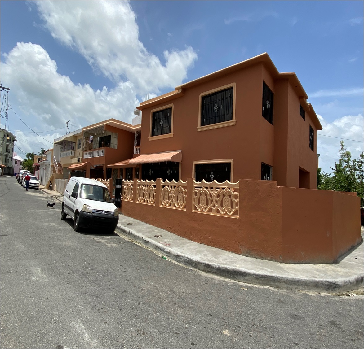 casas - Casa 2 Niveles en Buena vista 2da., REMODELADA Y REBAJADA, dividida en 3 VIVIEND 0