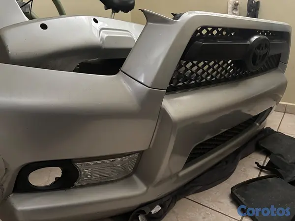 repuestos - Bumpers delantero y trasero Toyota 4Runner 2011 SR 2