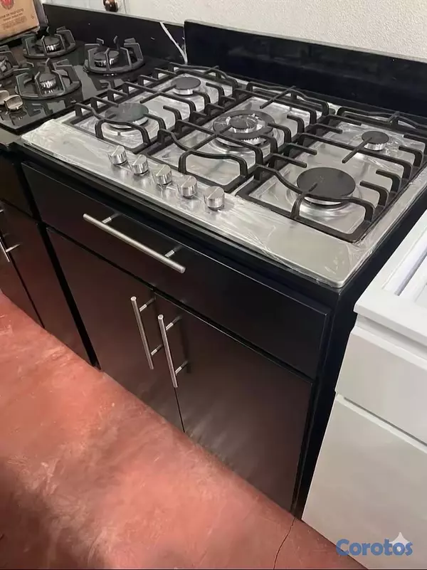 cocina - Estufa empostrada con base tipo depensa o gabinete incluido.   8