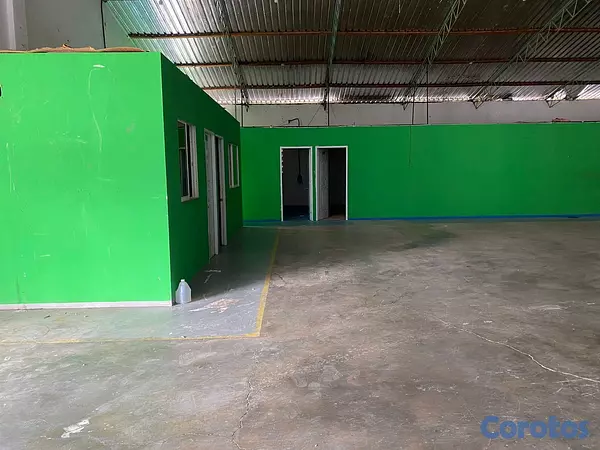 oficinas y locales comerciales - Alquilo Nave en la Luperón  2
