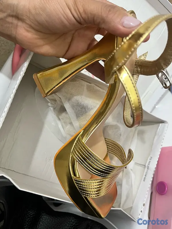 zapatos para mujer - zapatillas doradas  2