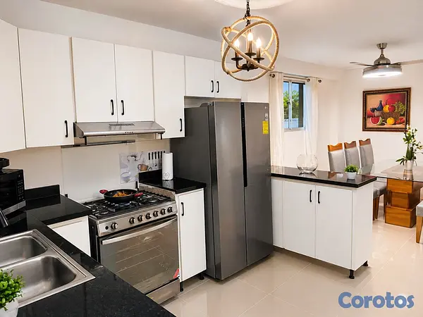 casas - espectacular casa de 3 niveles con excelente ubicación en venta  4