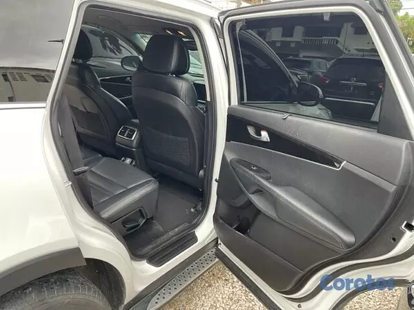 jeepetas y camionetas - Kia Sorento EX 2016 8
