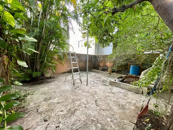 casas - Vendo casa en los prados 
500mts
 7