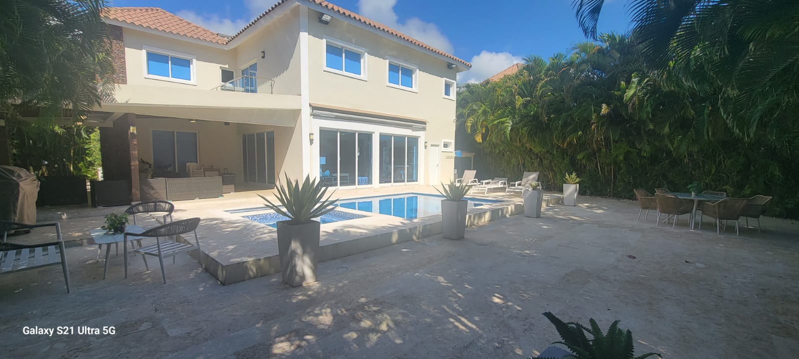 casas vacacionales y villas - Villa de 2 Niveles con 4 Habitaciones En Metro 0