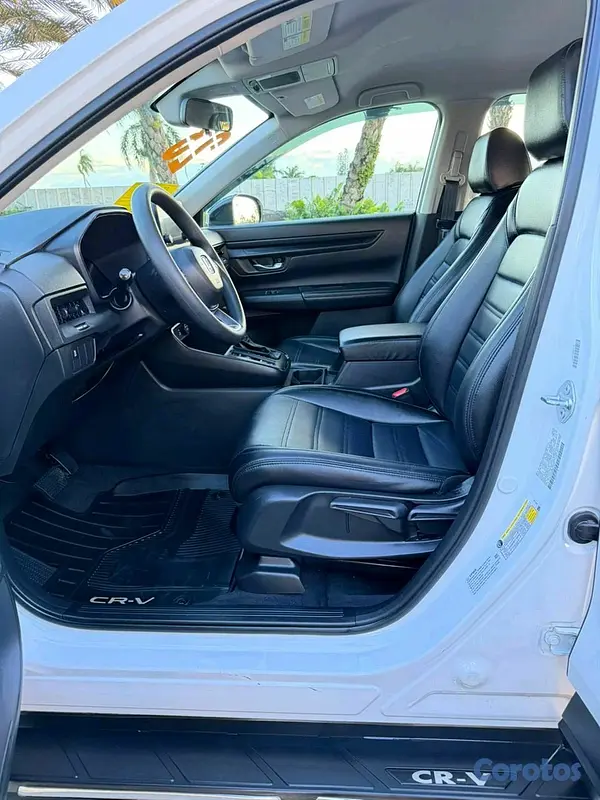 jeepetas y camionetas - Honda crv lx 2023 clean carfax  4